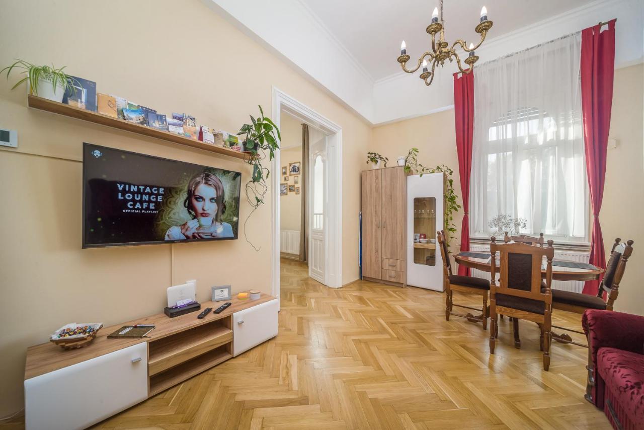 Vintage Apartment Печ Экстерьер фото
