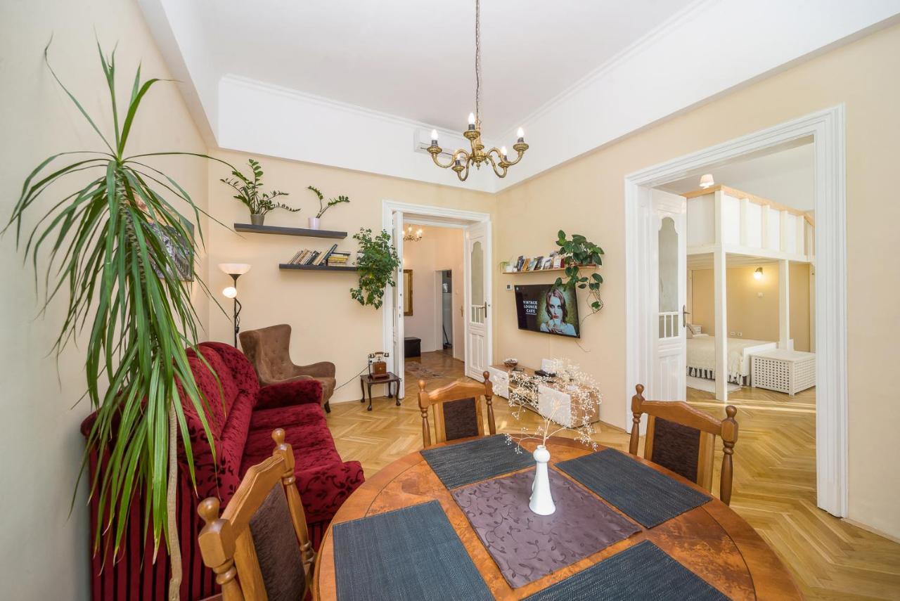 Vintage Apartment Печ Экстерьер фото