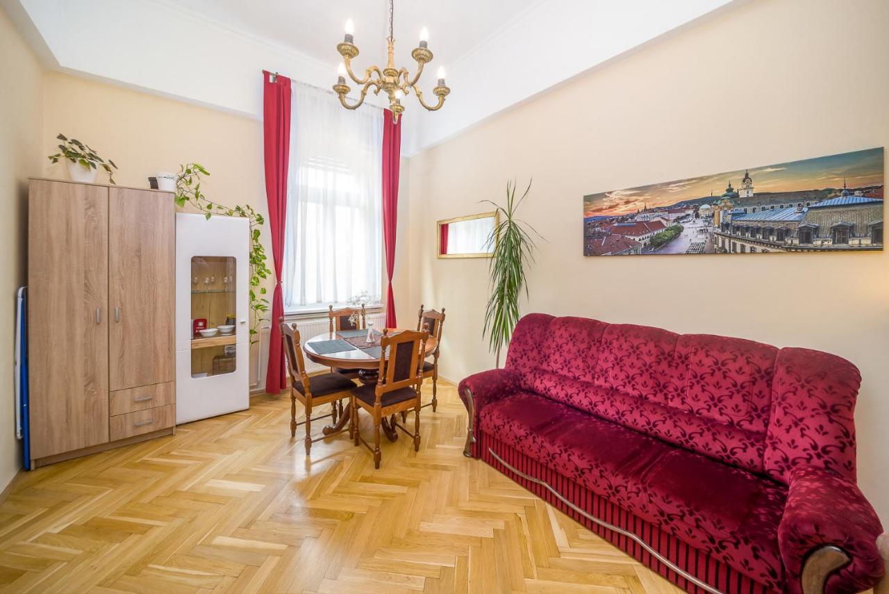 Vintage Apartment Печ Экстерьер фото